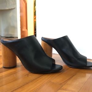 Open- toe, Chunky Wood Heel